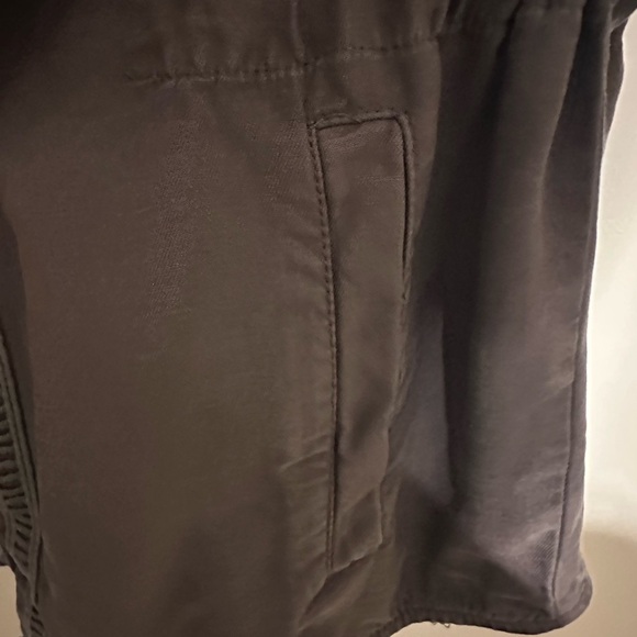 Chic Gray Sleeveless Vest with Tie Front - Picture 2 of 5